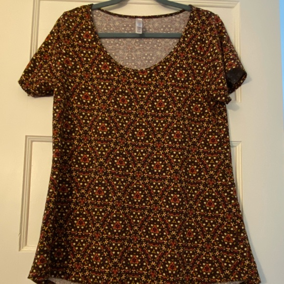 Medium LuLaRoe Perfect T - Picture 1 of 5